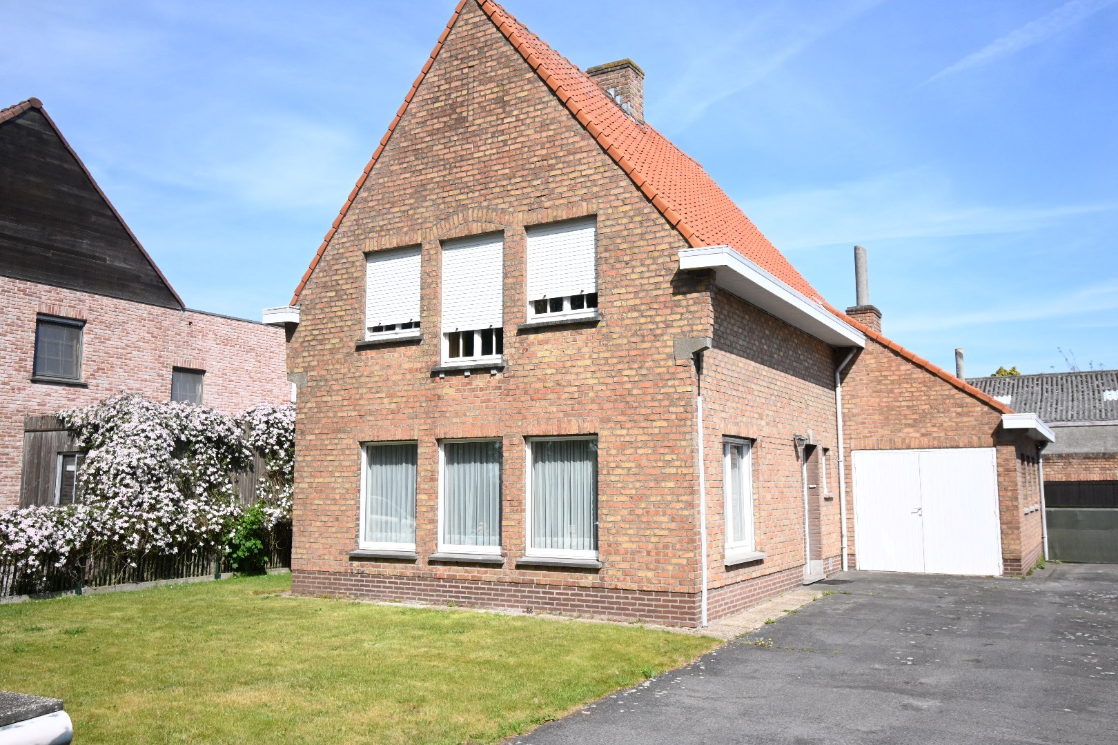 Alleenstaande woning met garage en tuin - foto 1