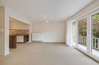 Dit volledig gerenoveerde appartement (2025) is gelegen in het hart van Hamme en geniet van een uitstekende bereikbaarheid. Alle voorzieningen...