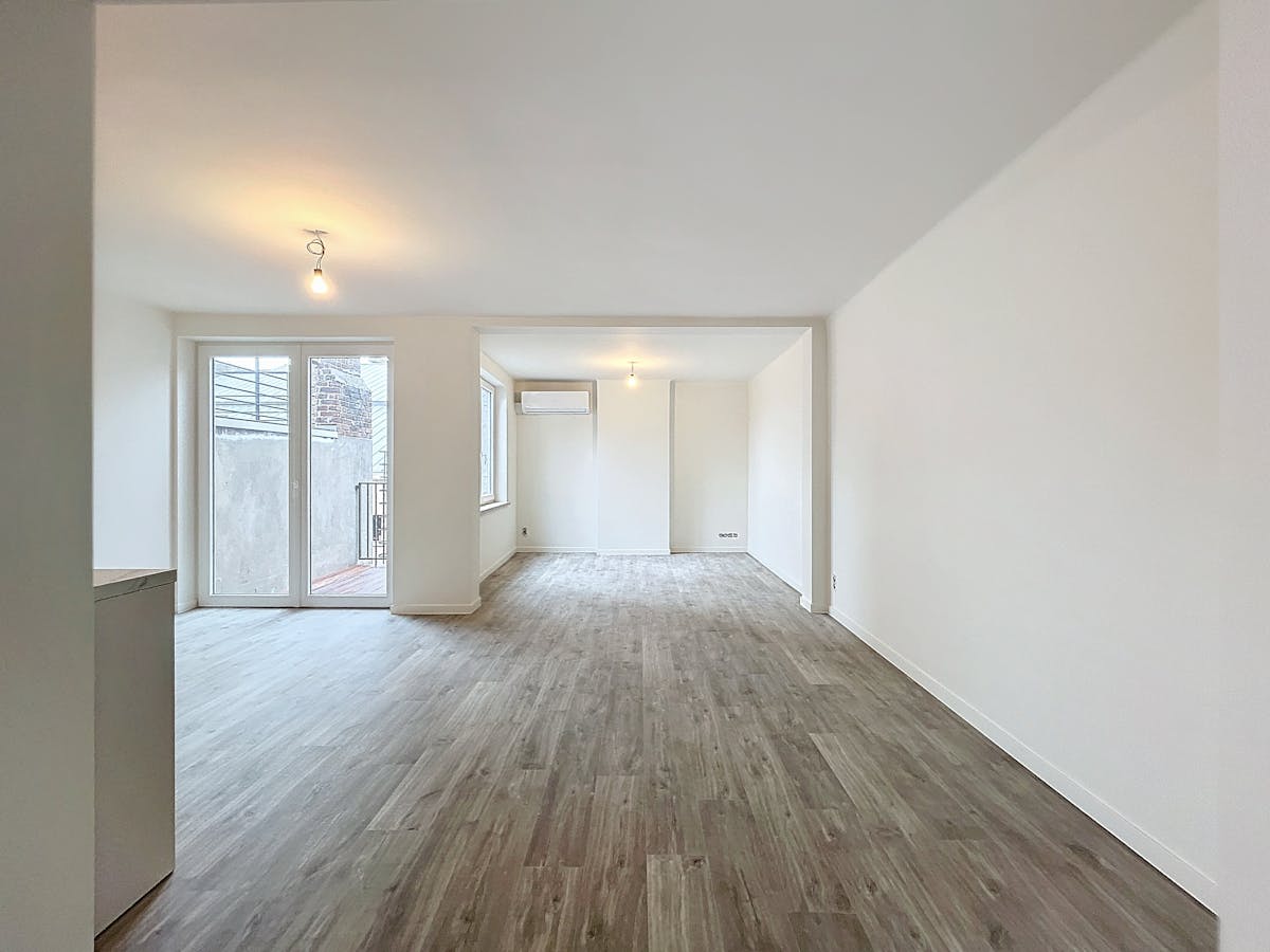 Gerenoveerd appartement te huur in centrum Kortrijk! - foto 2