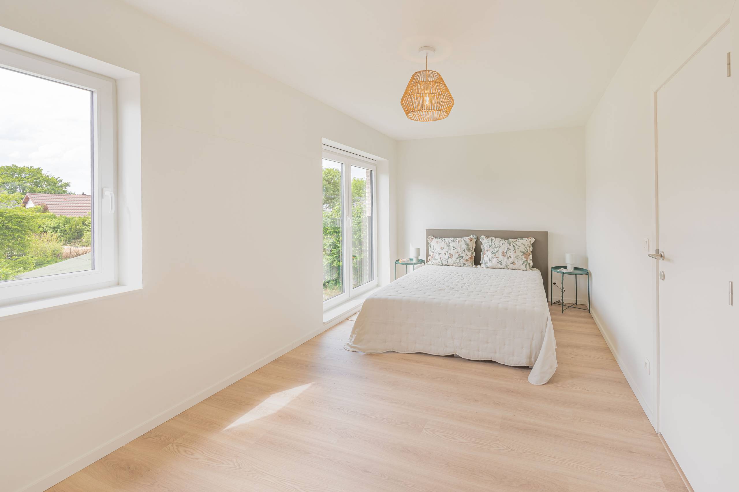 Nieuwbouwwoning: drie slaapkamers, tuin en autostaanplaats - foto 5