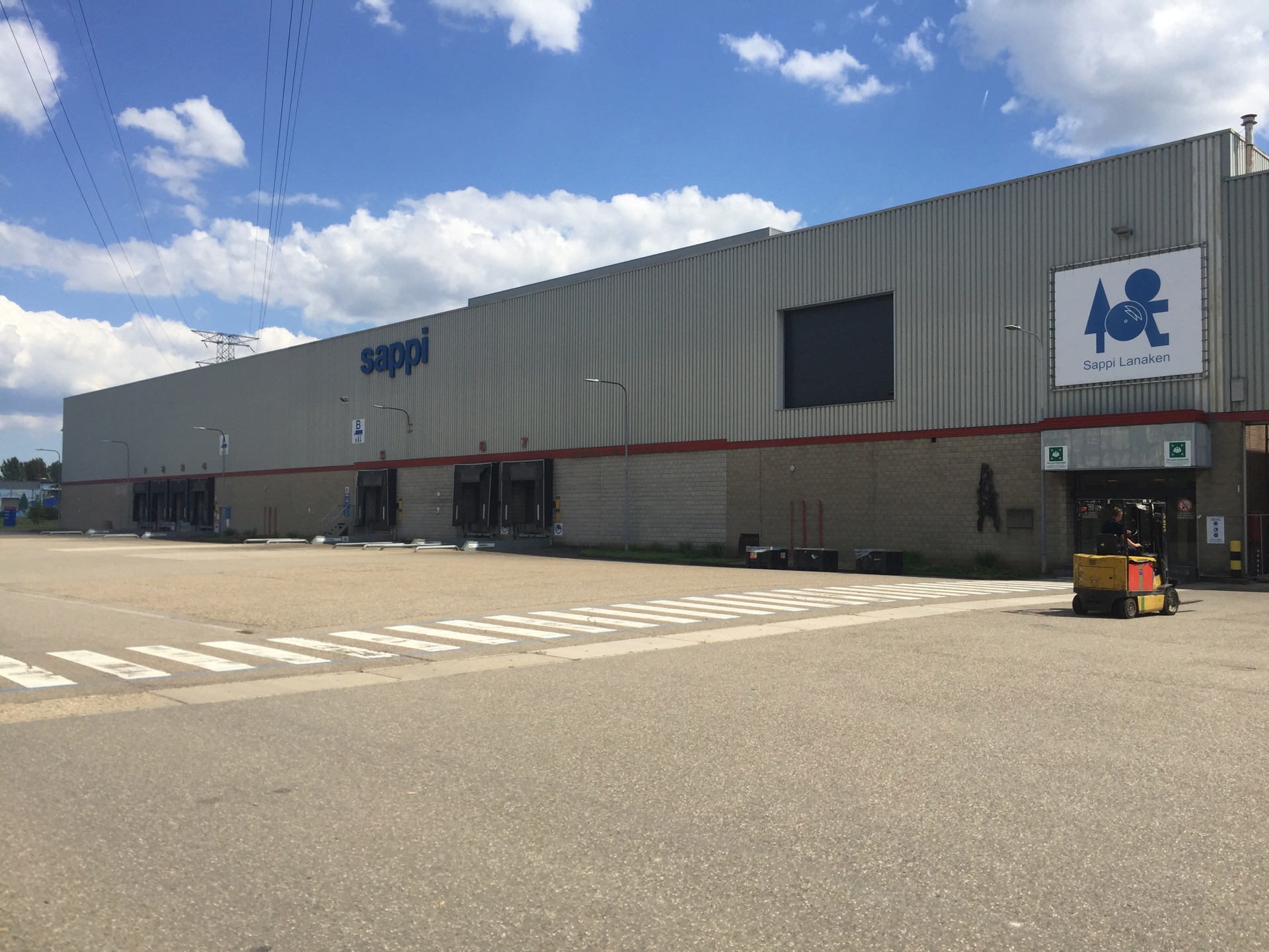 Commercial for rent in Lanaken - photo 1