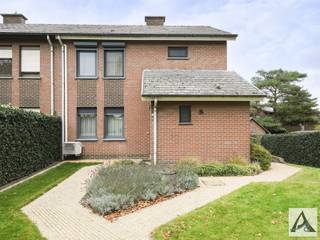 Comfortabele eengezinswoning met tal van voordelen!Welkom in deze prachtig onderhouden woning, gelegen aan de Zonhoverweg 54 te Genk. Deze woning...