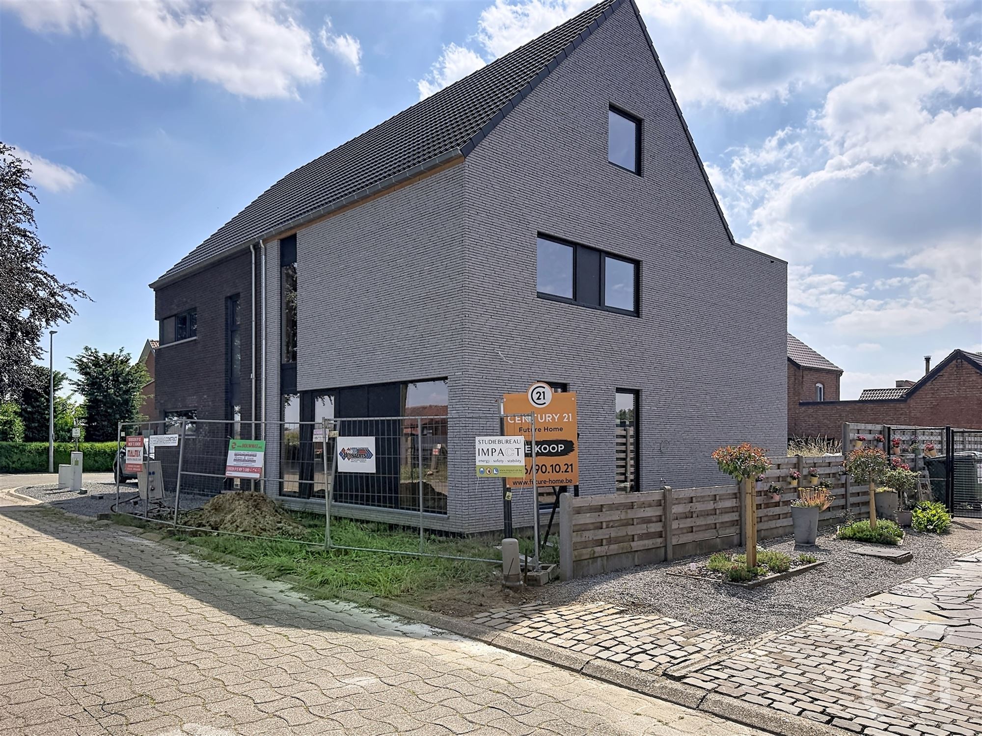 Nieuwbouwwoning in zeer rustige straat te koop! - foto 3