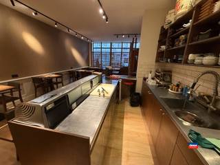 HZ161 JAPANS RESTAURANT Mooi verzorgde zaak.Momenteel uitgebaat als sushi restaurant.Aantal zitplaatsen: 30Zaak wordt reeds 7 jaar uitgebaat door...