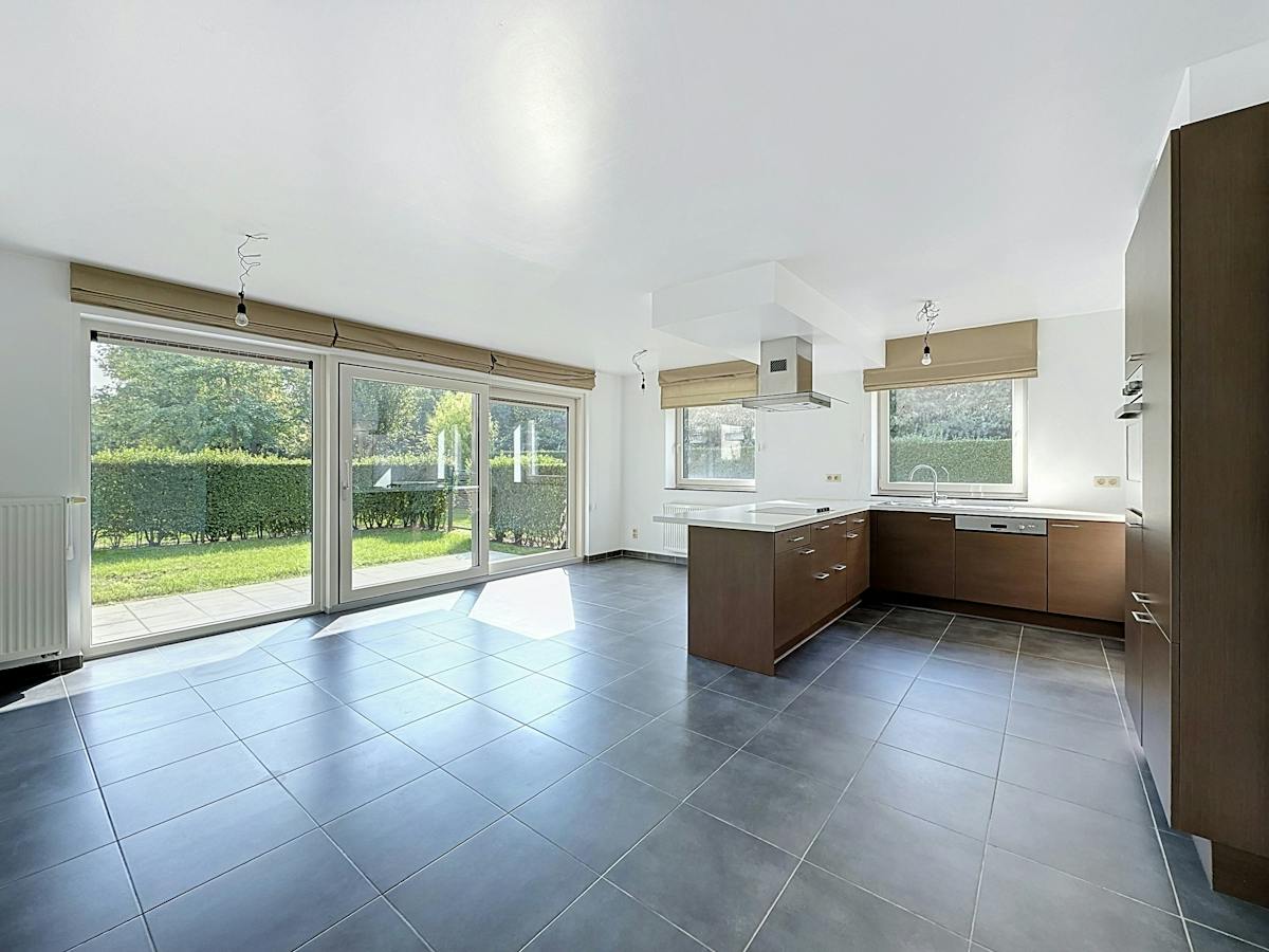 1 slaapkamer appartement te huur met staanplaats in Veurne. - foto 2