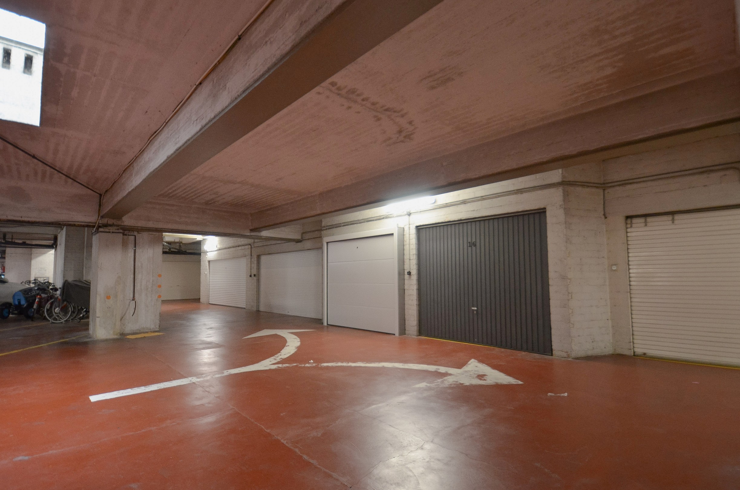 Ruime garagebox gelegen in de Elizabethlaan - foto 3