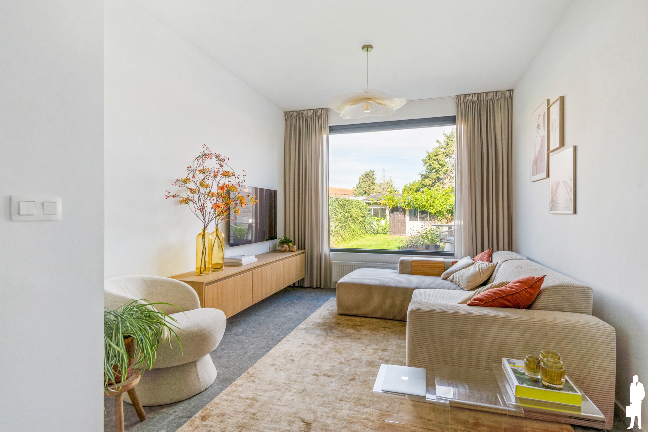 Smaakvol gerenoveerde woning met 3 slaapkamers en mooie tuin - foto 1