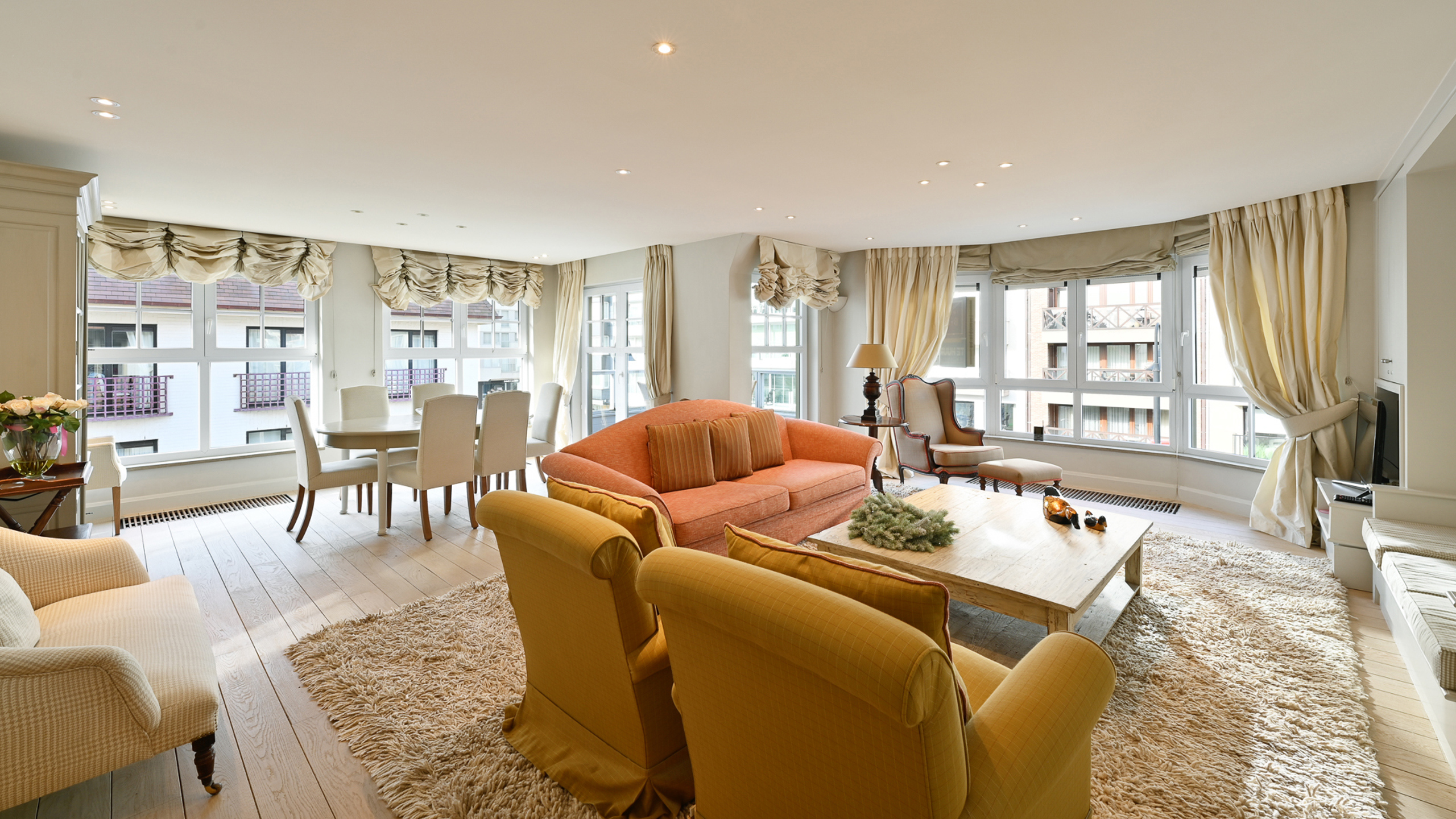 Ruim gemeubeld appartement hartje Zoute - foto 3