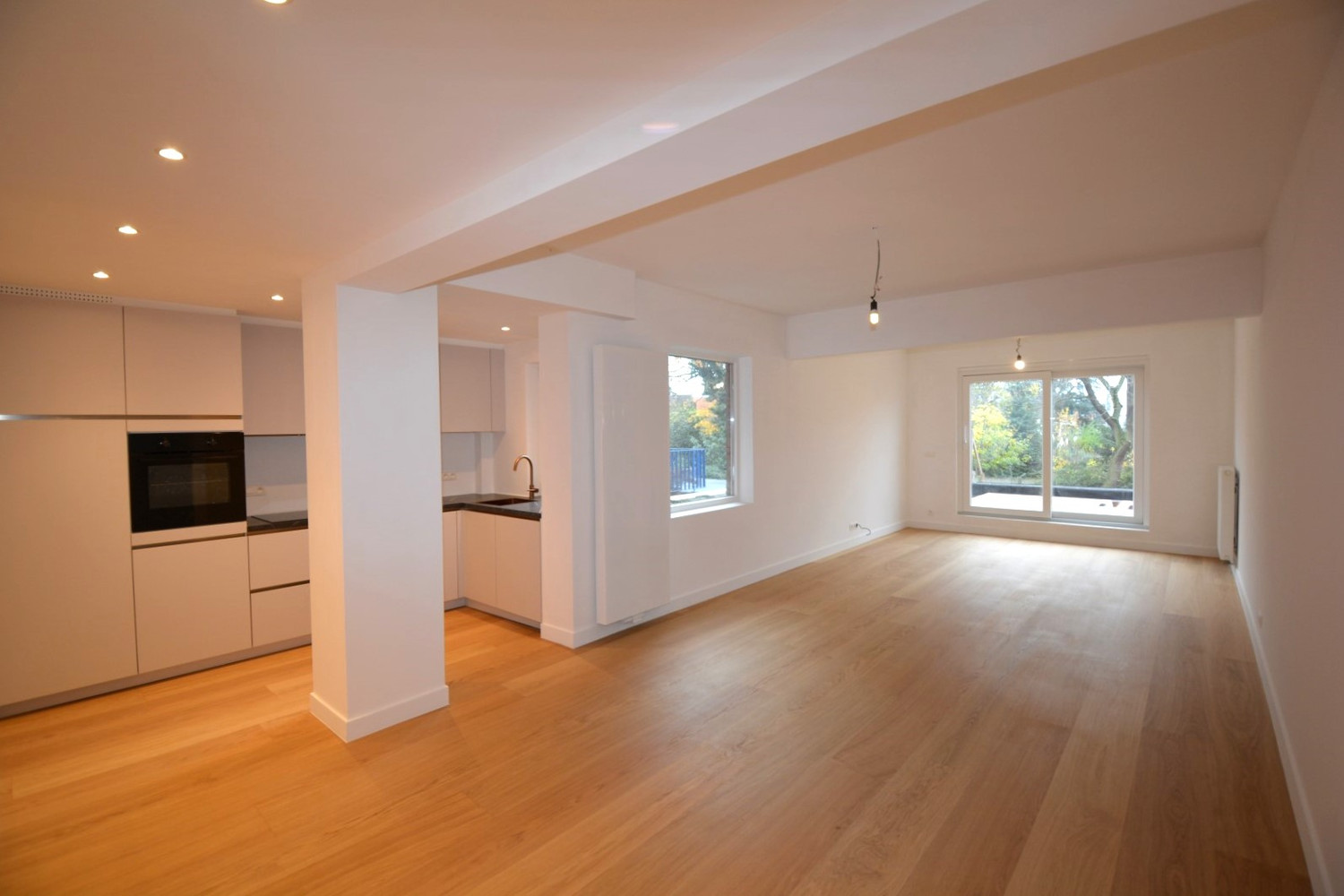 GERENOVEERD APP. MET 2 SLK EN ZUID-TERRAS! - foto 2