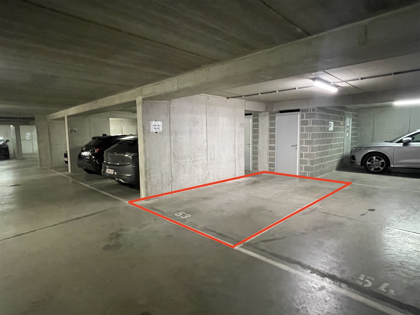 Ondergrondse staanplaatsen 53 en 41 te huur! - foto 4