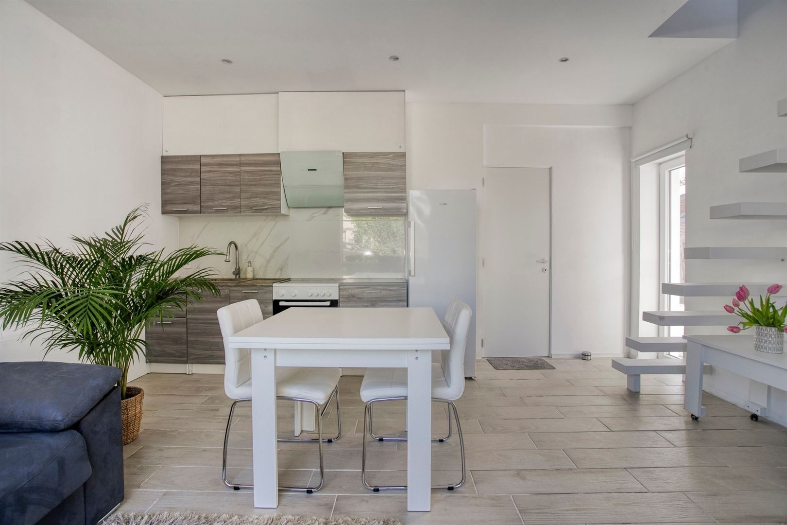 Gerenoveerde woning met verder af te werken uitbouw - foto 2