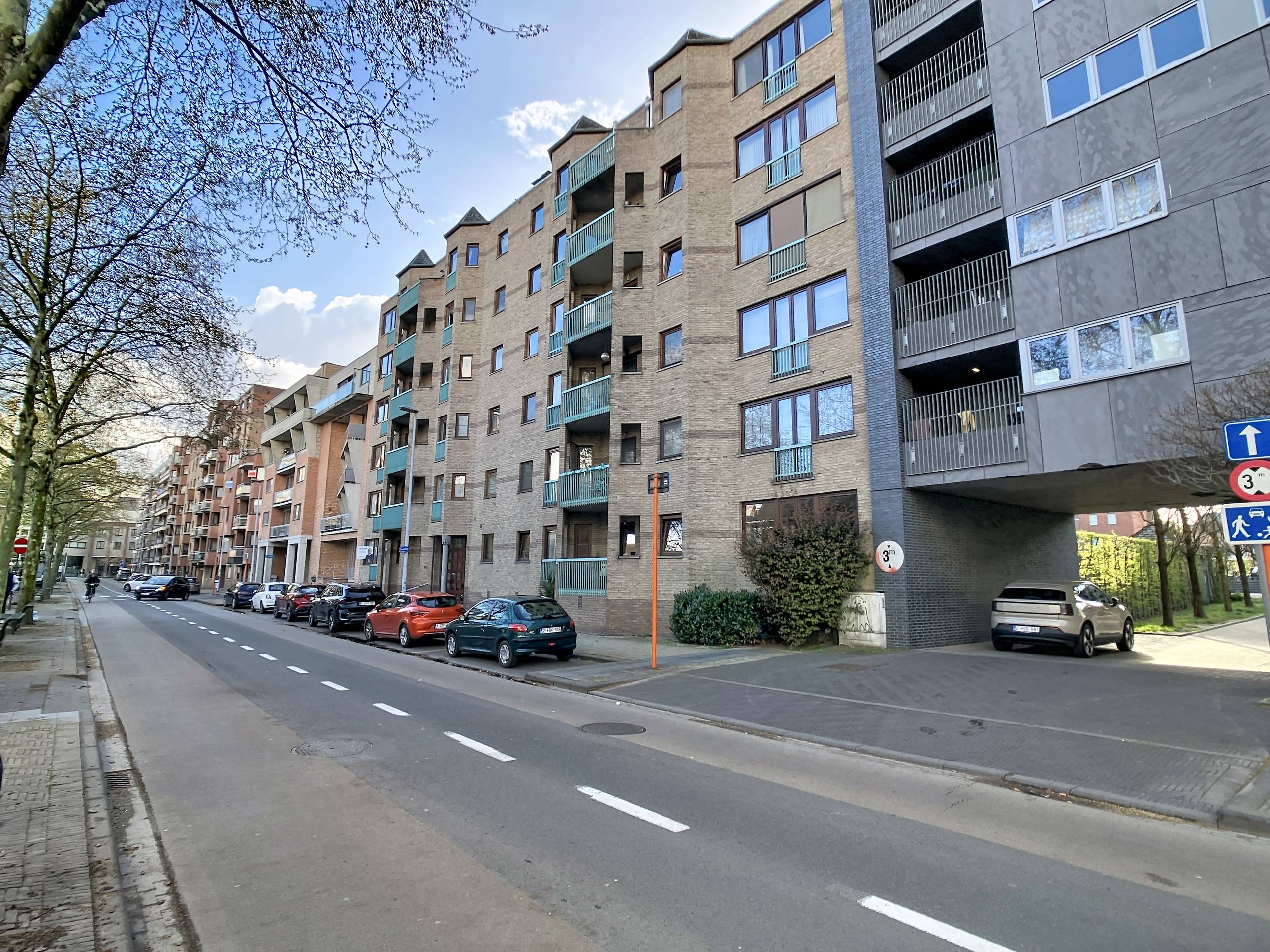 Spacious 2 bedroom apartment in Leuven city centre - photo 1