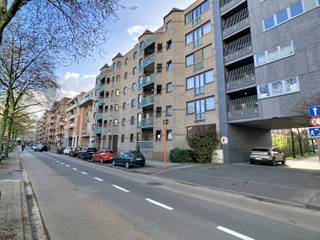 This spacious 2 bedroom apartment located in the city centre of Leuven combines comfort, natural light and a highly desirable location. Situated...
