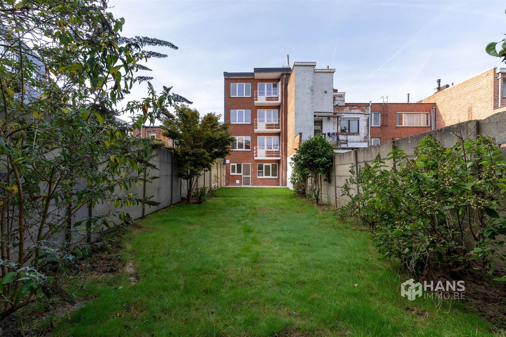 Volledig gerenoveerd gelijkvloers met een privétuin van 153 m² - foto 5
