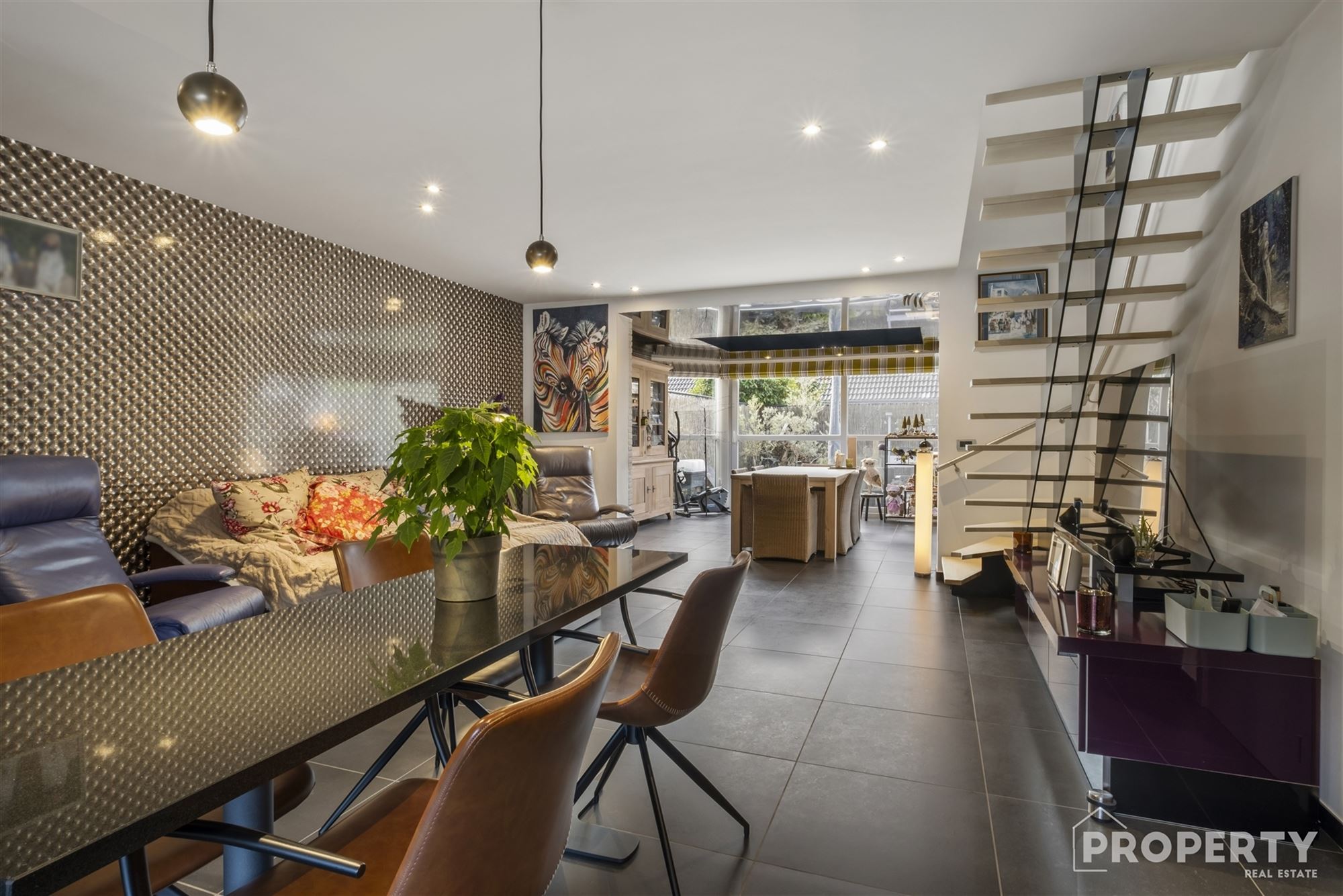 Move-in ready family home in nice location! - photo 3