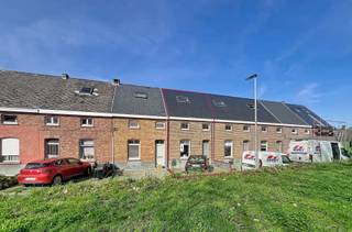 Rustig gelegen woning met 3 SLPK én Terras!Deze charmante woning is ideaal gelegen in een doodlopende straat die omringd wordt door een rustige en...