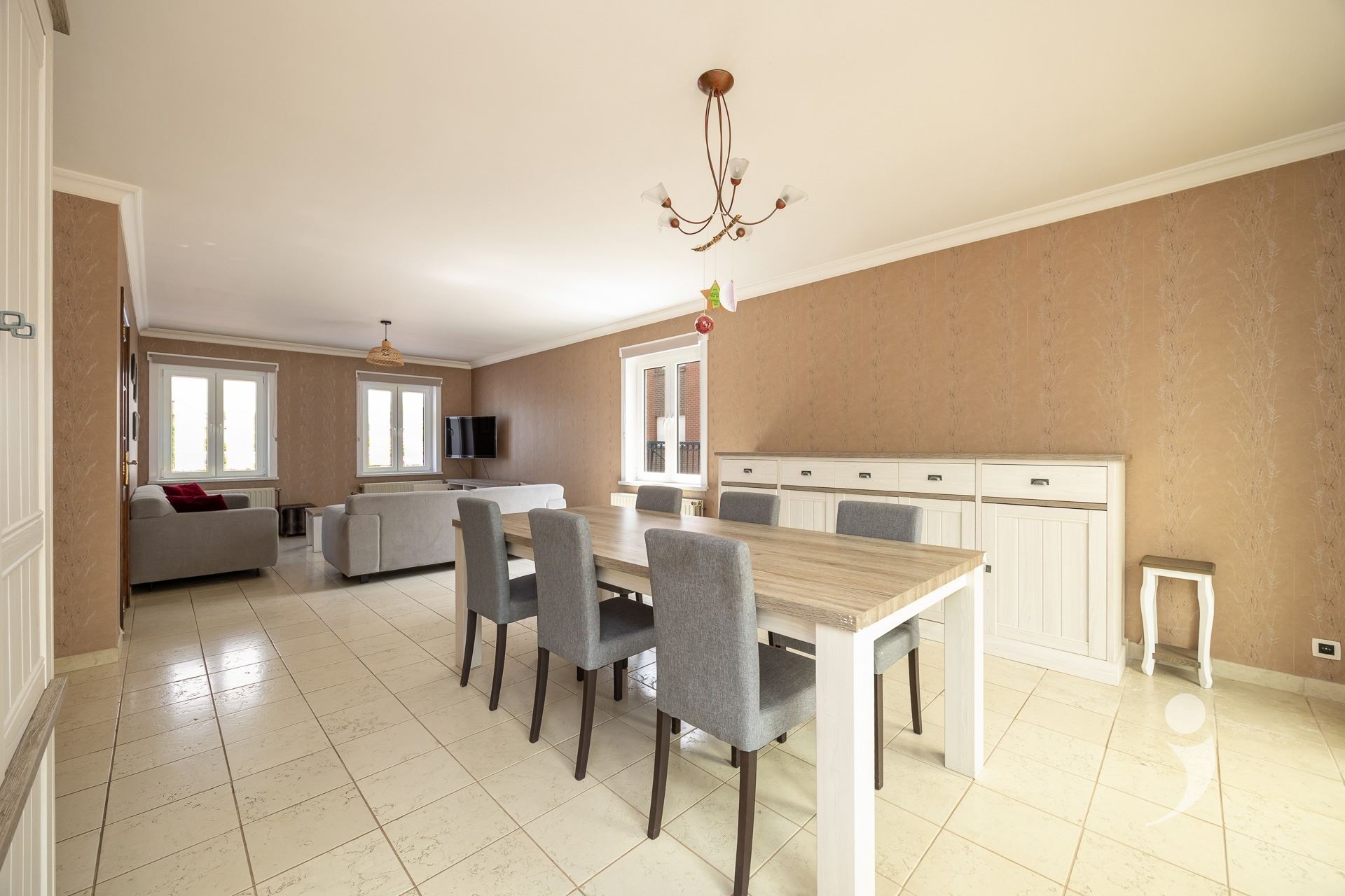 Ruime woning met bijgebouw en weiland - foto 5