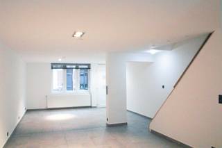 Deze volledig gerenoveerde stadswoning in de Kardinaalstraat 43 combineert modern wooncomfort met een gunstige EPC-score (Label B). Bij...