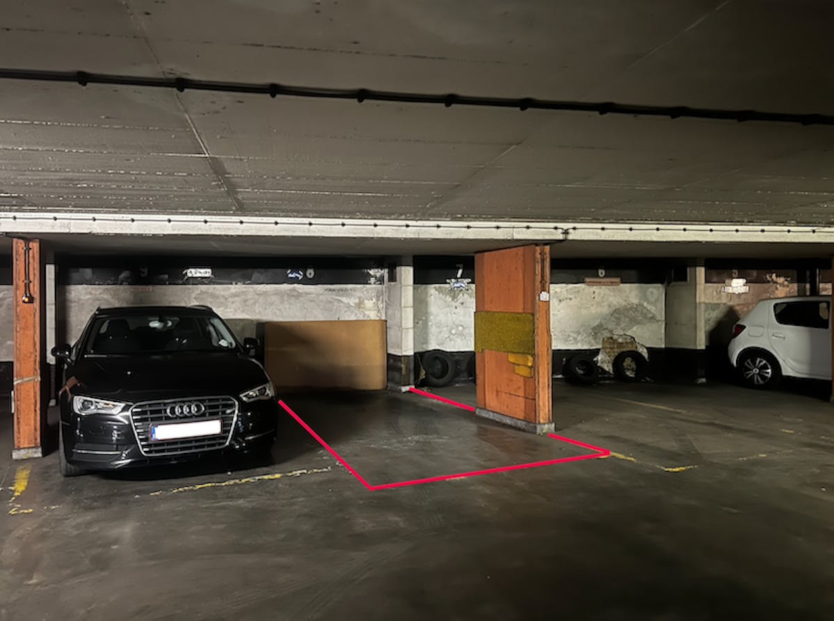 Autostaanplaats te koop gelegen in de Leopold Parking - foto 3