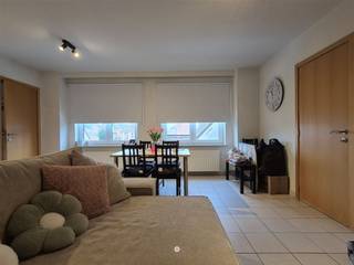 KASTEL - Op zoek naar een rustig gelegen en betaalbaar appartement? Neem dan snel een kijkje in deze leuke woonst! Enkele troeven zijn alvast:-...