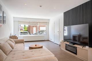 Vous cherchez un appartement moderne, entièrement rénové, offrant beaucoup d’espace et un jardin ensoleillé ? Cet appartement de 108 m² habitables...