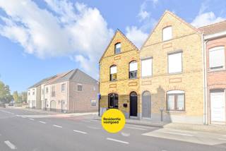 Instapklare gezinswoning met 3 slaapkamers te Nieuwpoort-Stad op 140 m². De woning is in 2018 gerenoveerd en beschikt over 3 slaapkamers en...