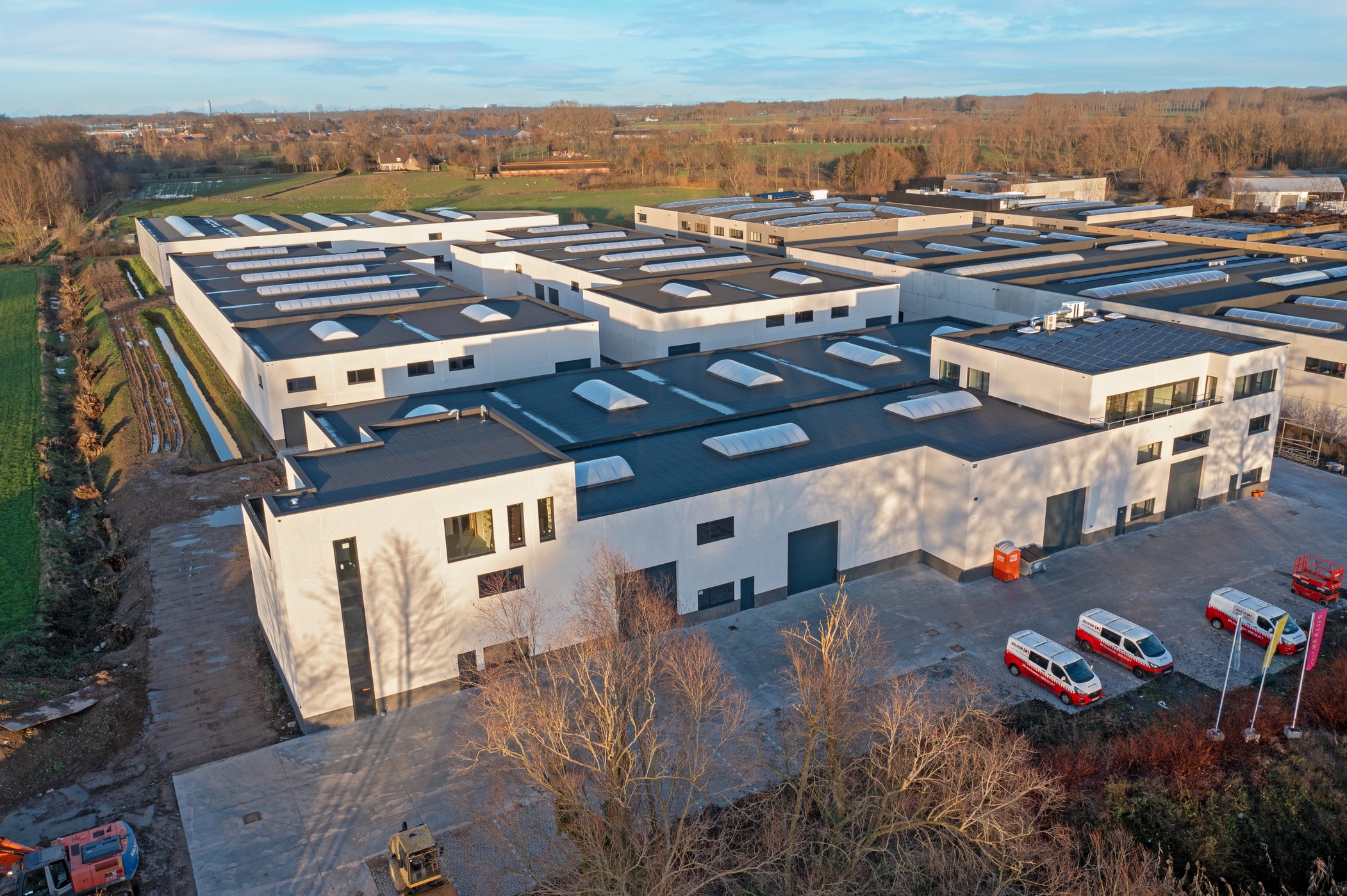 Nieuwbouw KMO unit (619m²) te Eke - foto 2