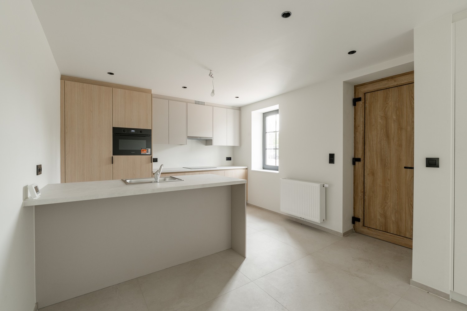 Volledig gerenoveerde charmante woning met diepe tuin, 3 slaapkamers en EPC B - foto 2