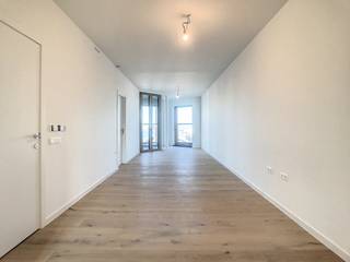 Dit appartement met zicht op het water is gelegen aan het Kattendijkdok in Antwerpen. Het appartement heeft een terras met zicht op het water alsook een zonneterras met zicht op de tuin. <br /><br />Het appartement is voorzien van zowel zonnepanelen als geothermie en heeft een bewoonbare oppervlakte van ca 90 m².  <br /><br />Indeling:<br />- leefruimte<br />- geïnstalleerde open keuken <br />- inpandig terras met zicht op het water<br />- zonneterras met zicht op de tuin<br />- 2 slaapkamers<br />- badkamer met inloopdouche, dubbele lavabo en toilet<br />- berging <br /><br />Provisie van € 100/maand voor poetsen van gemeenschappelijke delen, lift, onderhoud tuin... <br />Beschikbaar vanaf 01/08/2026.<br />Verplicht te huren ondergrondse autostaanplaats voor een prijs van € 100/maand. <br /><br />Bent u geïnteresseerd in een appartement of woning te huur in Antwerpen? Aarzel dan niet om ons te contacteren.   <br />Had u graag uw eigen eigendom te huur aangeboden contacteer ons dan voor een vrijblijvende schatting, telefonisch op het nummer 03/206.76.76 of per mail naar antwerpen@dewaele.com.   <br /><br />Ook voor alle andere vragen omtrent vastgoed kan u steeds bij ons kantoor te Antwerpen terecht!    