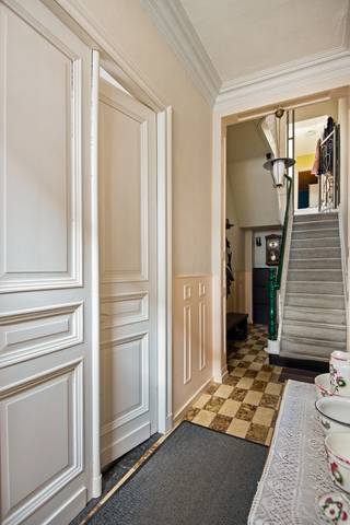 Deze eigendom, gelegen in de Guido Gezellestraat te Aartselaar, staat officieel gekend als een eengezinswoning maar wordt momenteel verhuurd...