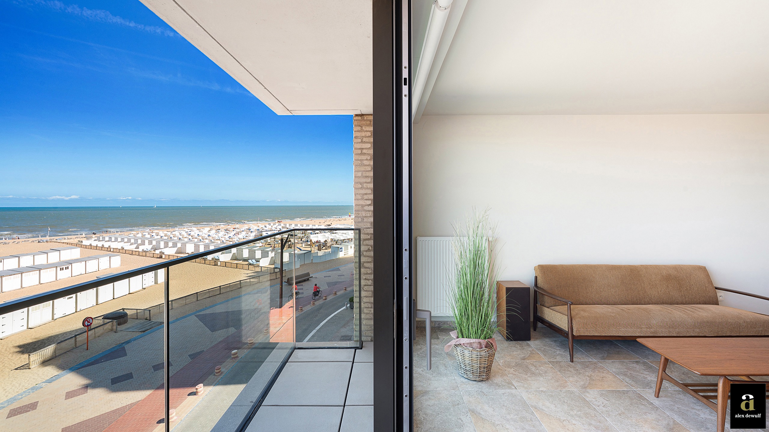Instapklaar 2 slaapkamerappartement met frontaal zeezicht - foto 4