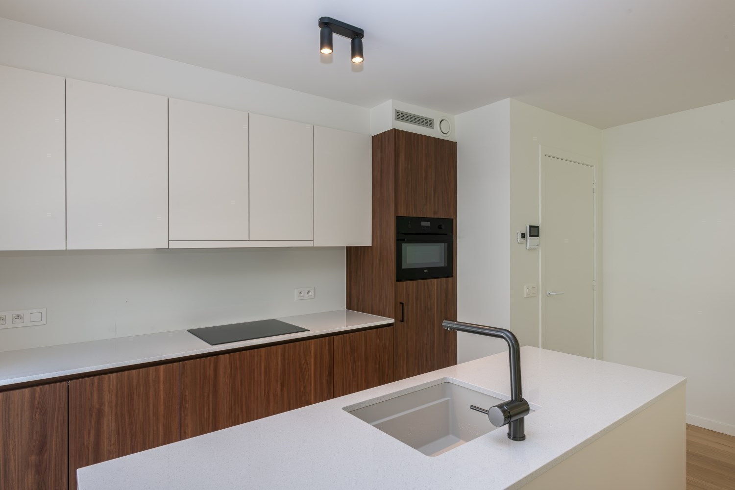 Ready to move in ground floor apartment with garden - photo 2