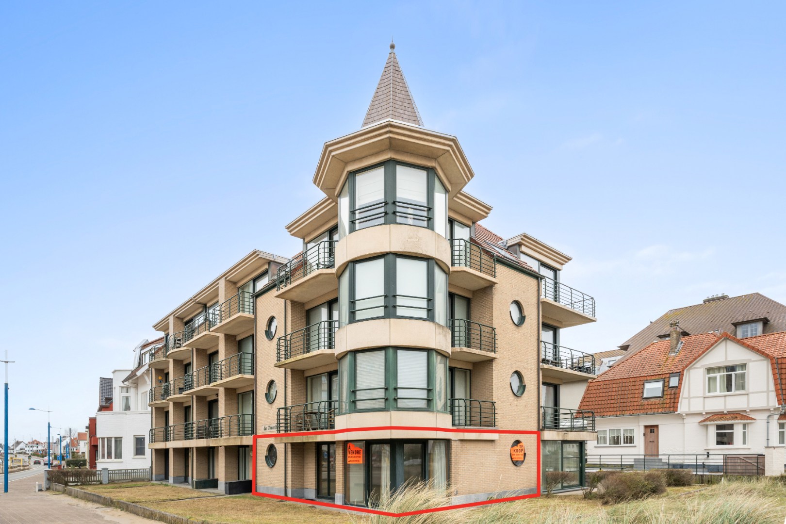 Gelijkvloers appartement met 2 slaapkamers en zeezicht - foto 1