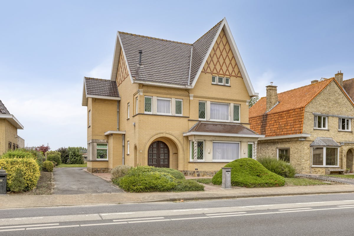 Maison spacieuse avec jardin et garage sur 1 845 m² à Alveringem. - photo 1
