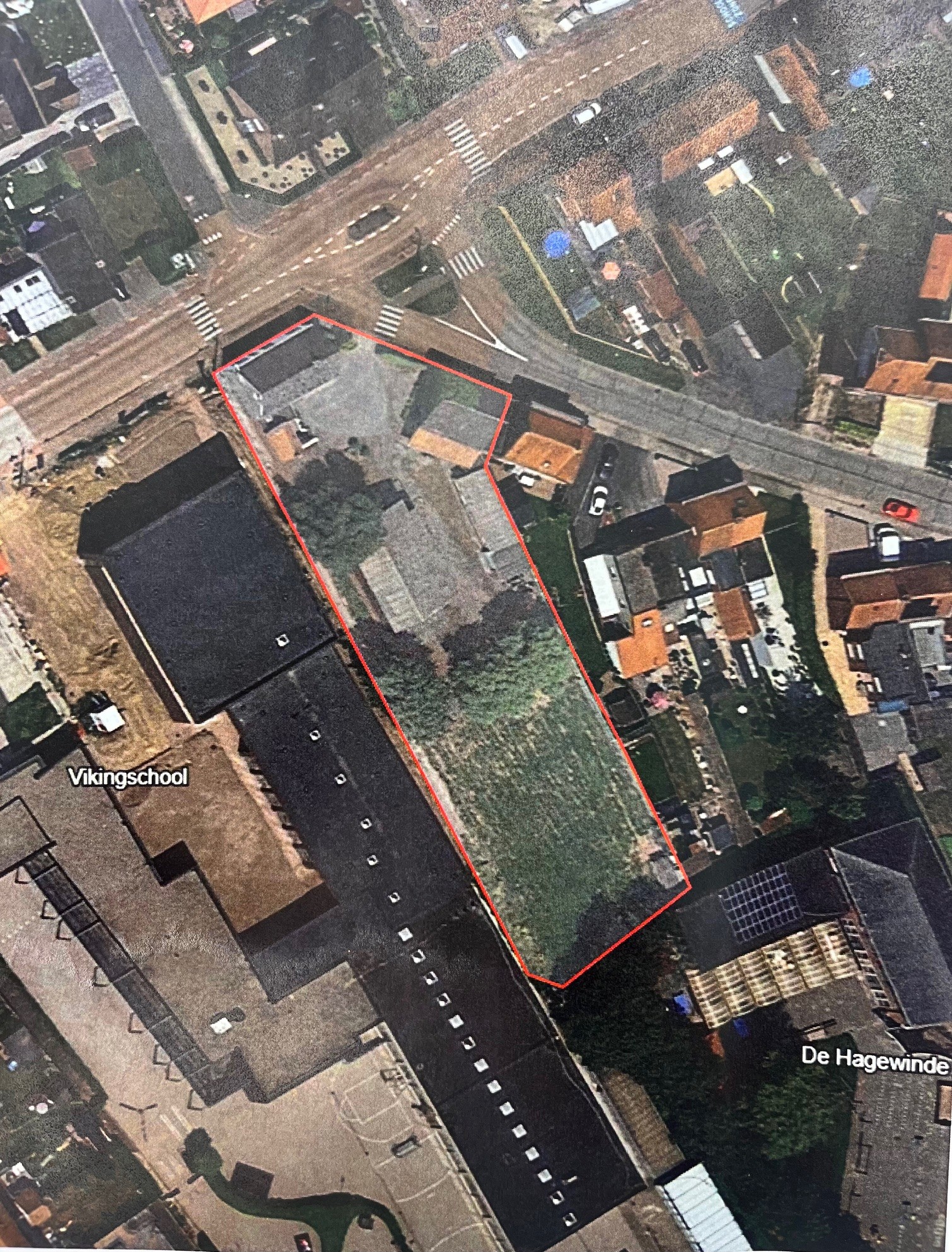 hoeve  met magaijnen en loodsen op   2252m² - foto 2