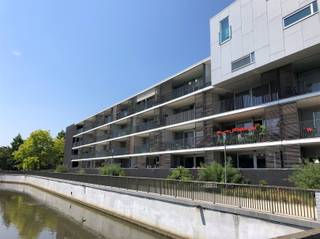 Dit prachtig gelegen duplex-appartement met 4 slaapkamers en een ruime bewoonbare oppervlakte van 180 m² bevindt zich op de 3de en 4de verdieping...