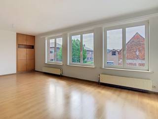 Bent u op zoek naar een instapklaar verblijf vlakbij de Waaslandhaven? Dit verzorgde appartement aan de Beverse Dijk in Kallo is...