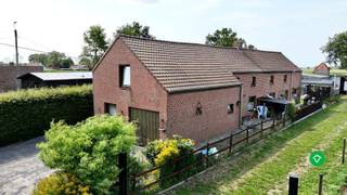 Bent u op zoek naar een te renoveren woning in Koekelare met veel potentieel? Dan is deze halfopen bebouwing misschien wel uw ideale renovatieproject.<br /><br />De woning geniet van een rustige, landelijke ligging, op wandelafstand van het centrum van Koekelare, winkels, scholen en grootwarenhuizen. Ook de verbinding naar Moere en de omliggende gemeenten is uitstekend.<br /><br />De indeling is als volgt:<br />Via de zij-ingang komt u binnen in de inkomhal, die toegang verleent tot de gezellige leefruimte, de badkamer met lavabomeubel, douche en toilet, en de lichtrijke keuken met aangenaam zicht op de straat.<br /><br />Op de eerste verdieping bevinden zich twee volwaardige slaapkamers en een derde kamer, ideaal als bureau, dressing of kinderkamer.<br /><br />Daarnaast beschikt de woning over een inpandige garage, bereikbaar via de buitenzijde.<br /><br />Deze woning vormt de perfecte basis voor wie zijn eigen droomwoning wil creëren. Dankzij de gunstige ligging, de praktische indeling en de vele renovatiemogelijkheden is dit een interessante opportuniteit voor zowel starters, investeerders als handige doe-het-zelvers.<br /><br />Troeven:<br />- Rustige en landelijke ligging<br />- Op wandelafstand van centrum, winkels en voorzieningen<br />- Halfopen bebouwing<br />- 2 volwaardige slaapkamers + extra kamer<br />- Inpandige garage<br />- Veel renovatiepotentieel<br />- Vlotte bereikbaarheid richting Moere en omliggende gemeenten<br /><br />Interesse? Neem vandaag nog contact op met ons en plan uw bezoek. Ontdek zelf de mogelijkheden die deze woning te bieden heeft!