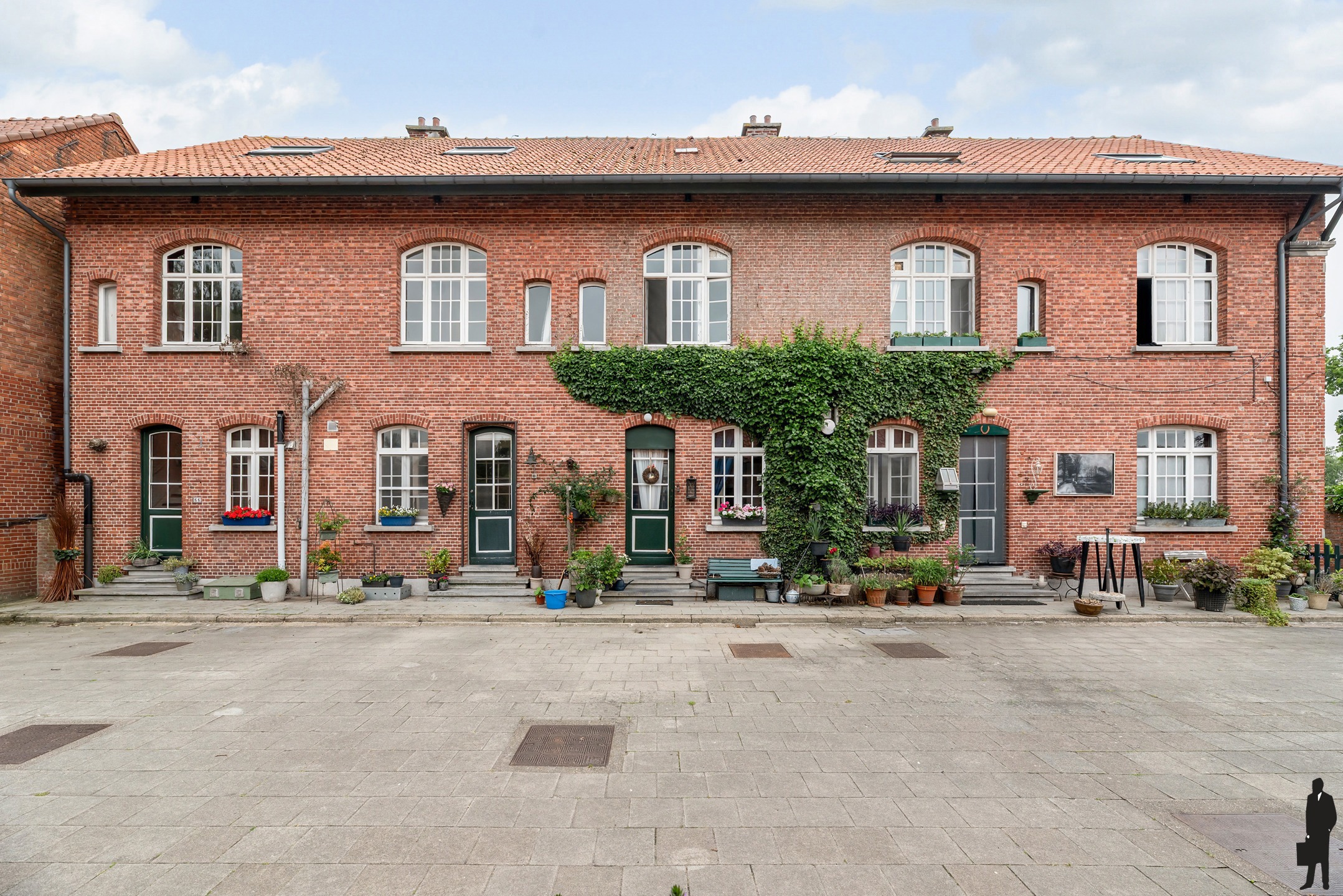 5 woningen gelegen in de oude Rijkswachtkazerne op ca. 1520m² te Meerle! - foto 1