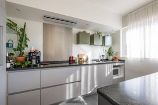Gezellig instapklaar appartement met fantastisch uitzicht Dit appartement is gelegen op de tweede verdieping van een klein gebouw met zicht op het...