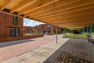 Te koop in de nieuwe verkaveling "Klaverentroef": Carport met een oppervlakte van 15m² (3 meter breed en 5 meter diep).Vraagprijs: 15.000 EUR excl...