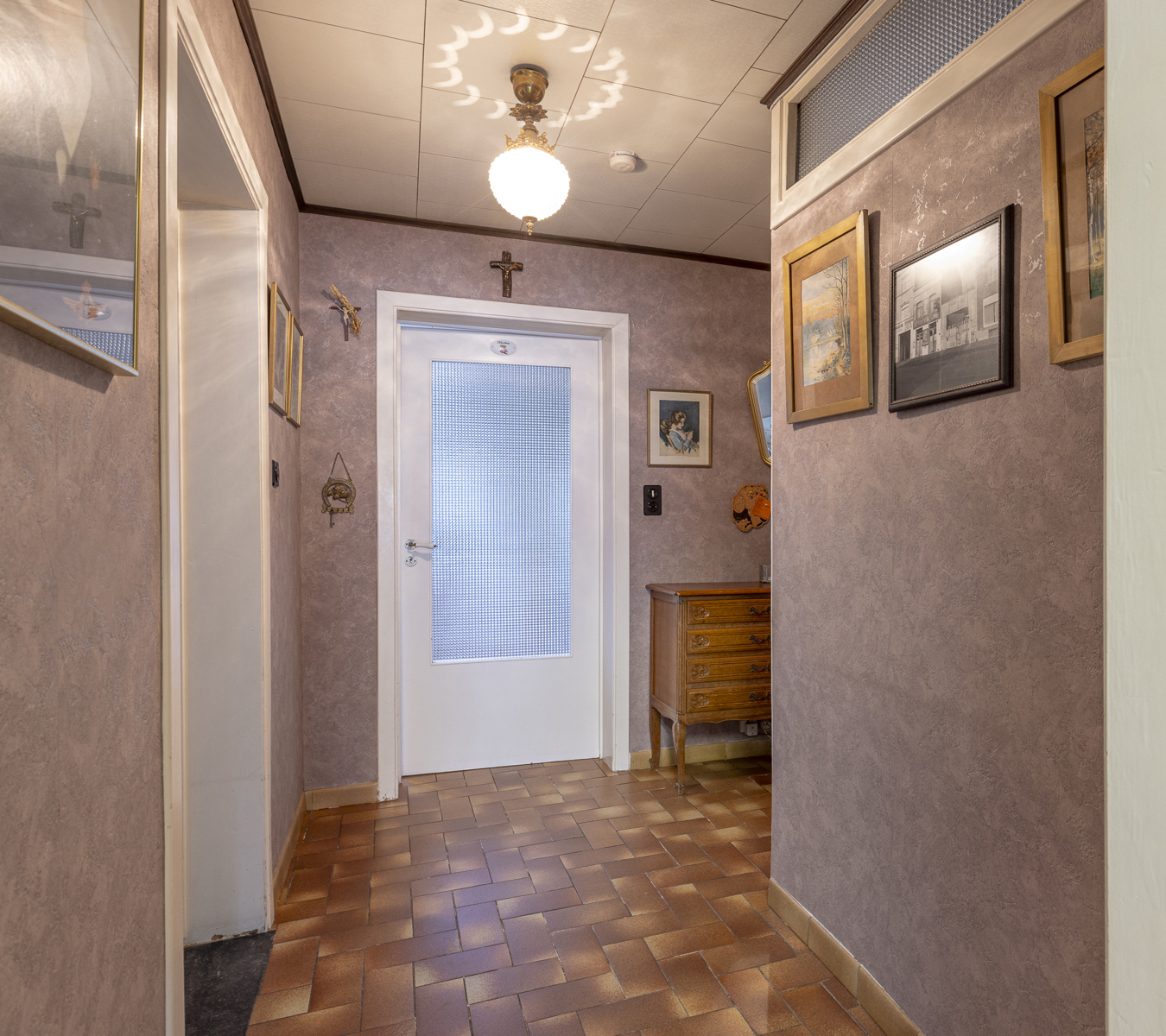 Handelswoonst met twee appartementen en garage. - foto 5