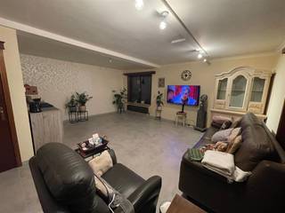 Nicely located apartment near city park and stores : Entrance - living room - kitchen - storage room - bathroom - toilet - 2 bedrooms - advance...