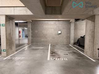 <p><span>Ondergrondse autostaanplaats gelegen in het recente nieuwbouwproject Elysia Park, in een rustige en residentiële buurt in Edegem.</span></p>
<p><span>• Gelegen in een verzorgde, moderne parkeergarage</span><br /><span>• Mogelijkheid tot installatie van een laadpaal </span><br /><span>• Vlot toegankelijk</span></p>
<p>Interesse? Neem gerust contact op voor meer informatie</p>