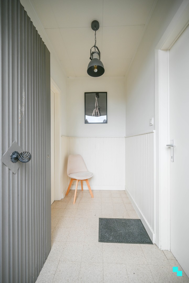 Ruime, gerenoveerde woning nabij centrum Oostrozebeke - foto 3