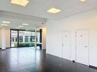 Dit instapklare, lichtrijke kantoor te huur bevindt zich nabij Dok Noord en Gent-Dampoort, vlak naast de hippe herontwikkelde textielfabriek The...