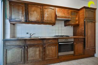 Te renoveren gelijkvloers appartement en garagebox te Hoboken!Dit te renoveren appartement is gelegen in de nabijheid van invalswegen, parken,...