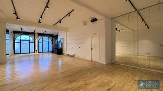 Square Estate presenteert u deze prachtige winkelruimte met een oppervlakte van 110 m² aan het prestigieuze Marktplein in Wemmel.Deze winkelruimte...