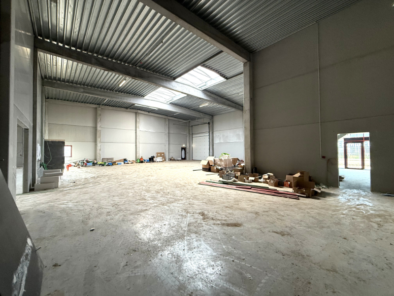 Nieuwbouw KMO-unit 380 m² + 107 m² kantoor op topligging in Evergem - foto 4