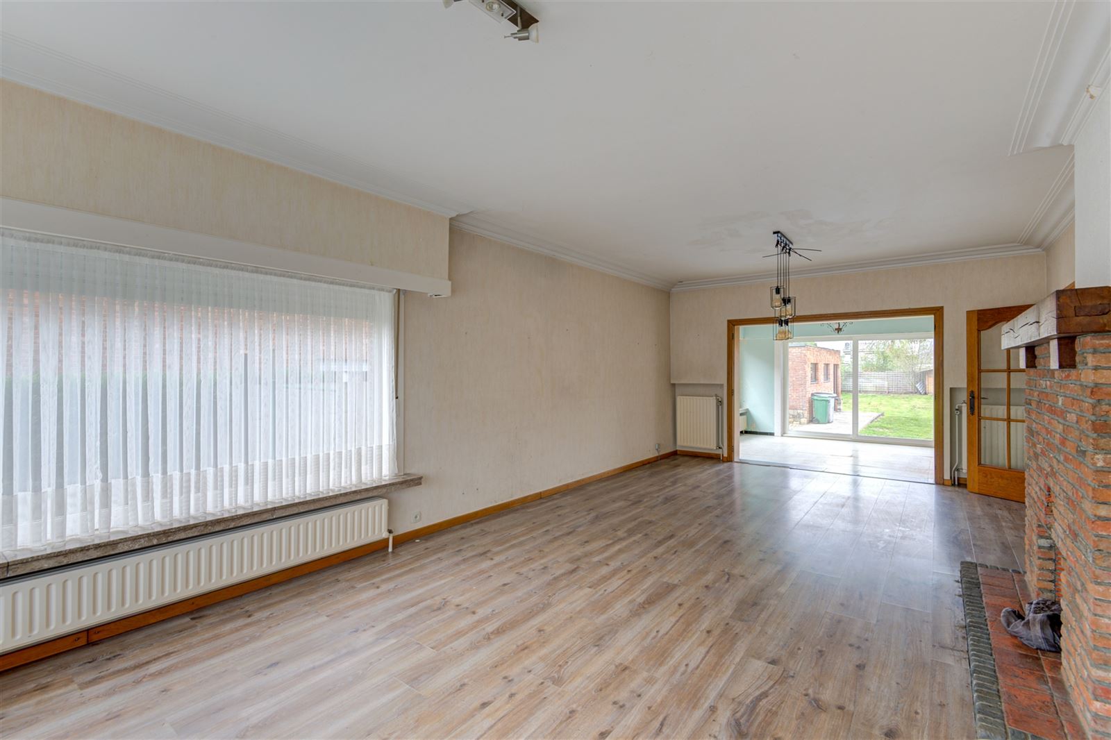 Te renoveren gezinswoning in kindvriendelijke buurt - foto 4